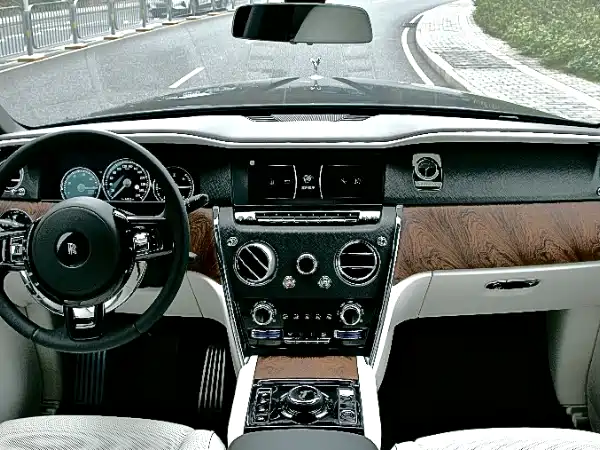 Rolls-Royce Cullinan 2023