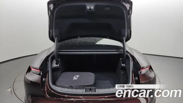 Porsche Taycan 2023