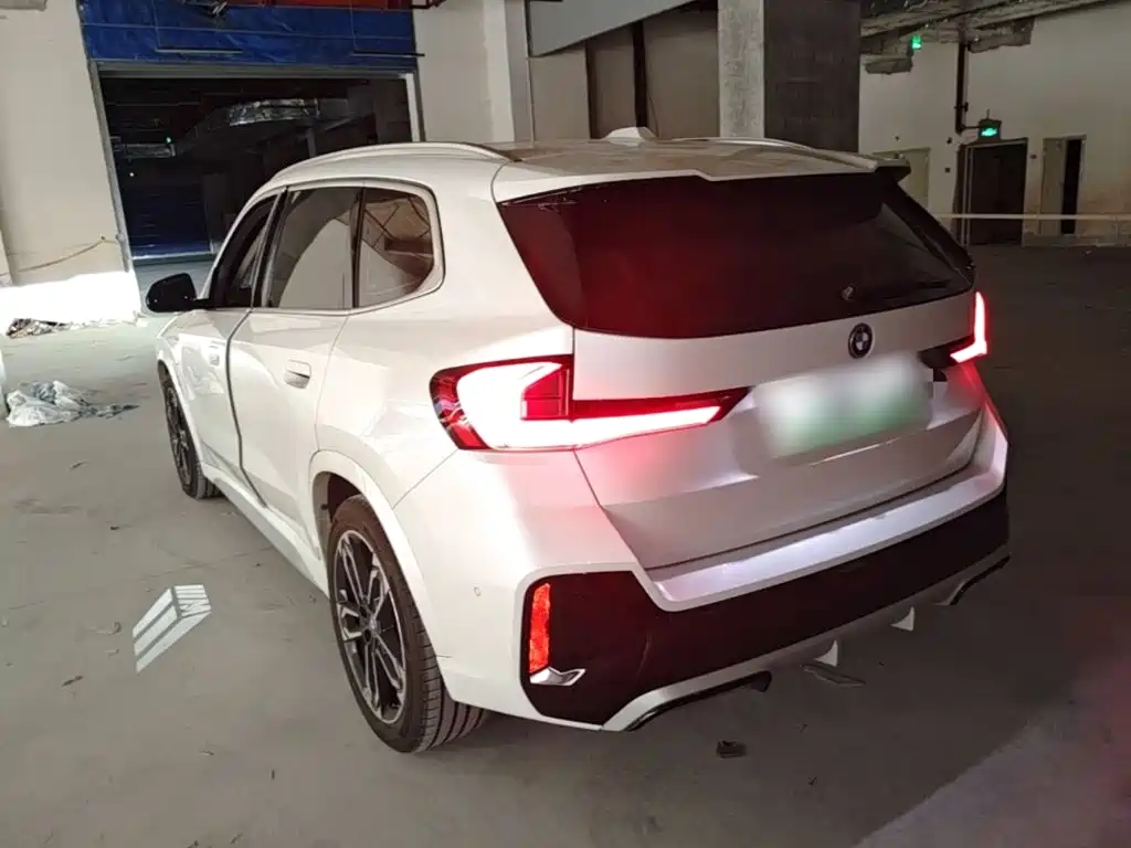 BMW iX1 2024