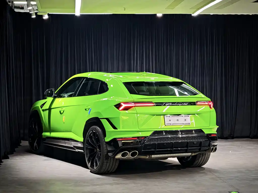 Lamborghini Urus 2024