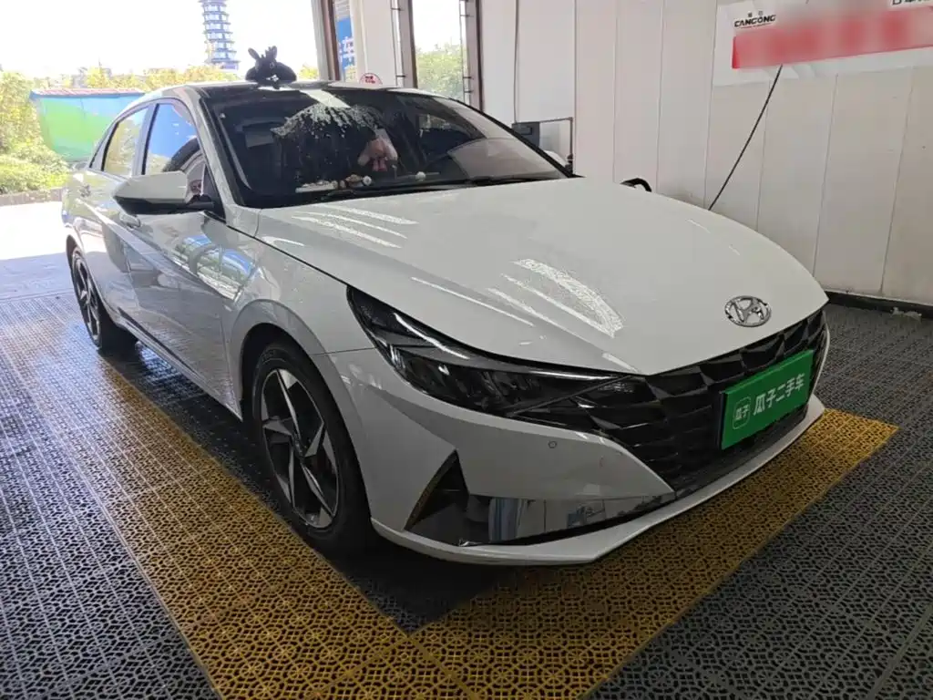 Hyundai Elantra 2023