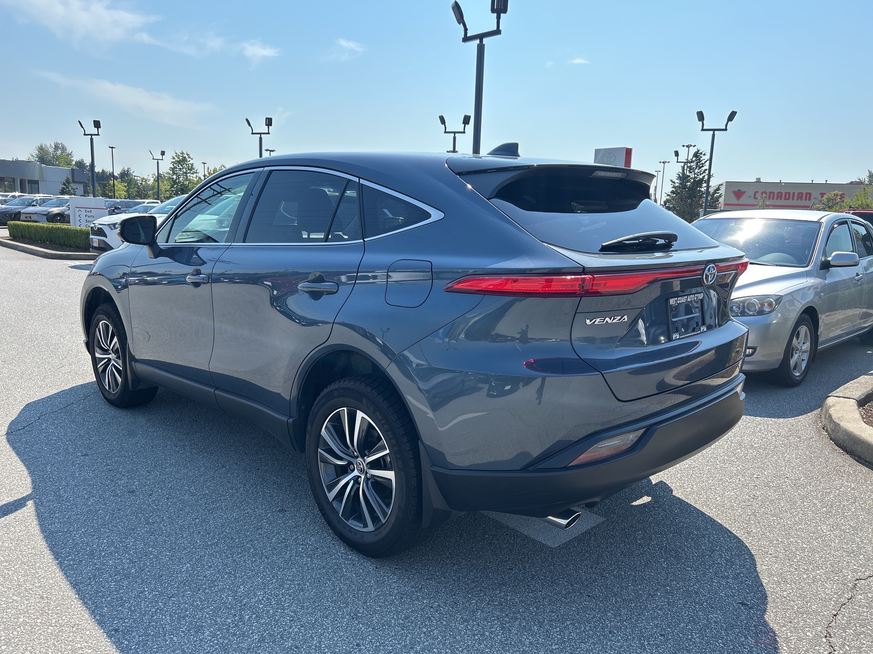 Toyota Venza 2023