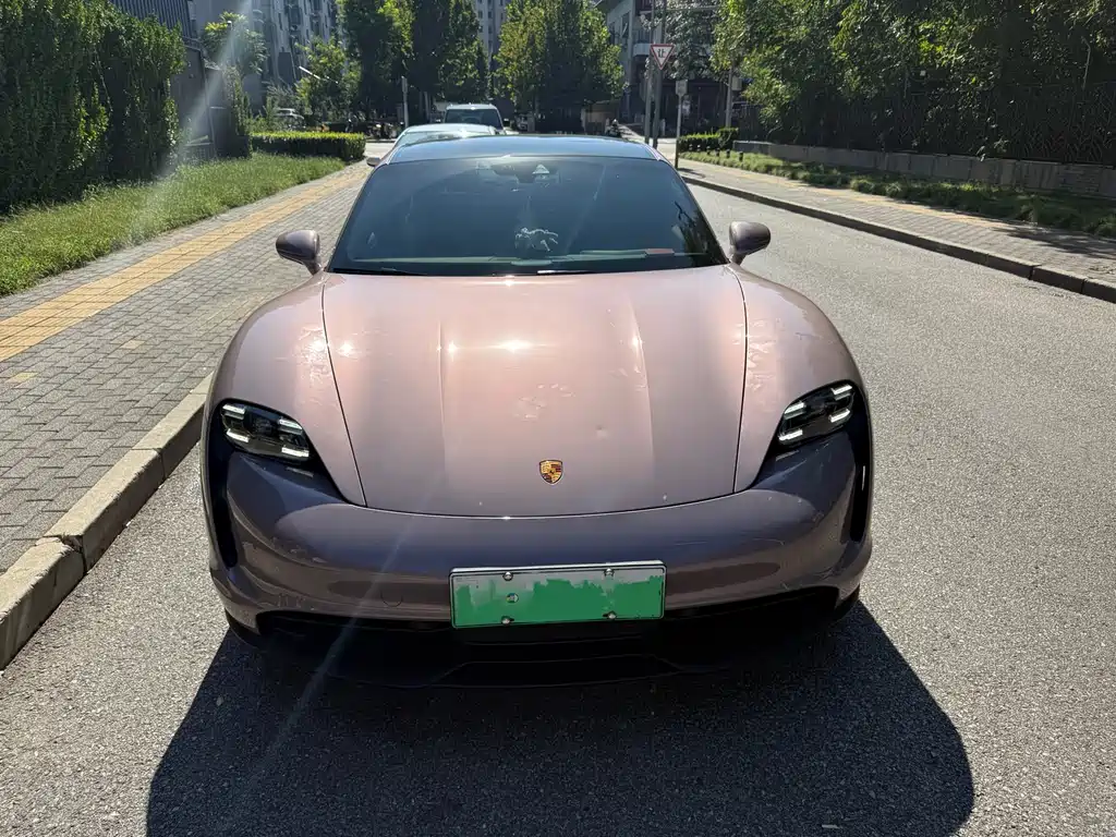 Porsche Taycan 2023