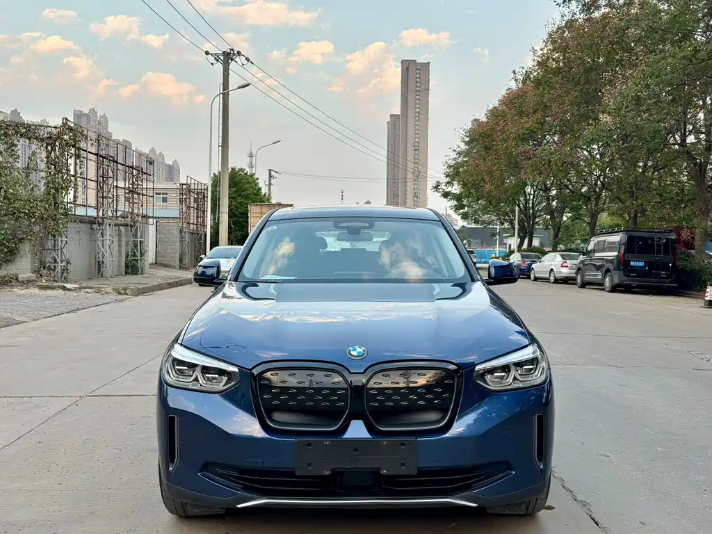 BMW iX3 2021