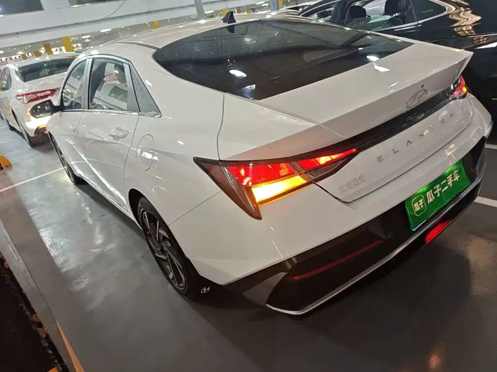 Hyundai Elantra 2024