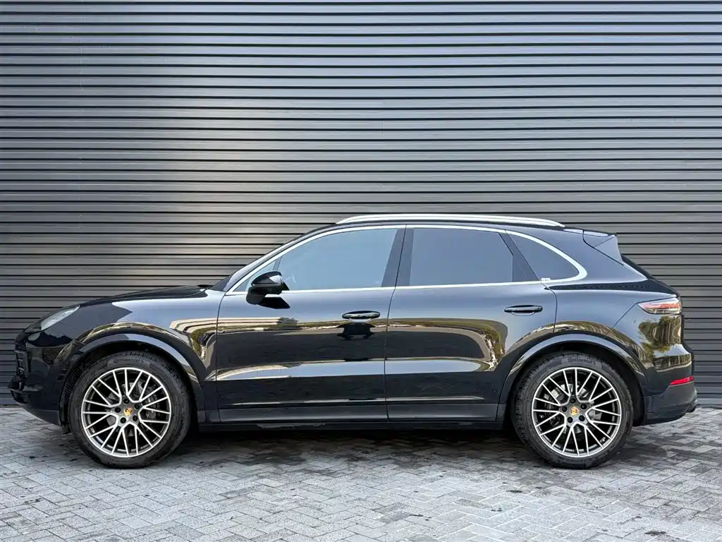 Porsche Cayenne 2021