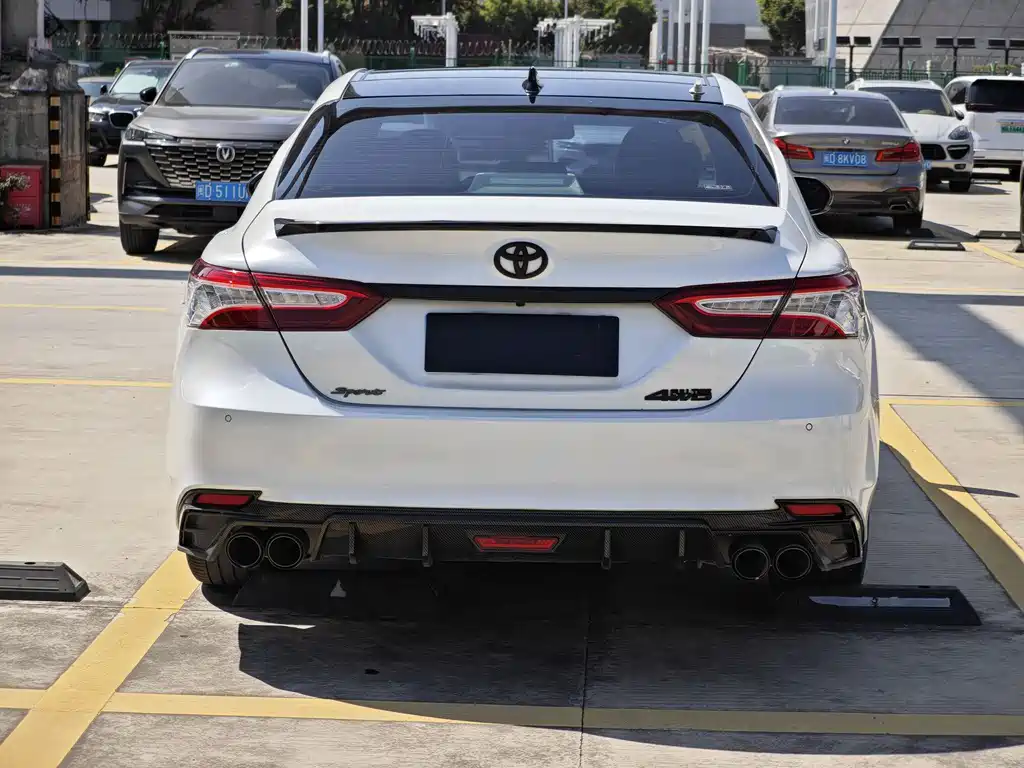Toyota Camry 2021