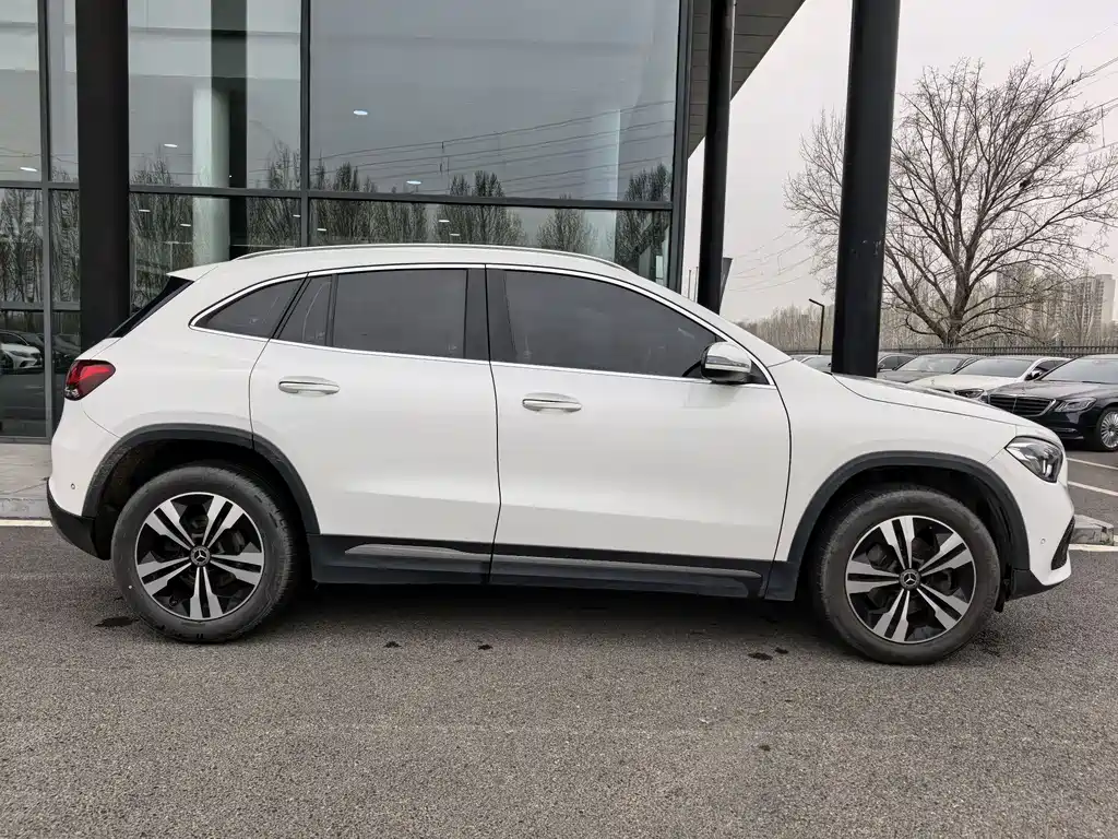 Mercedes-Benz GLA 2021