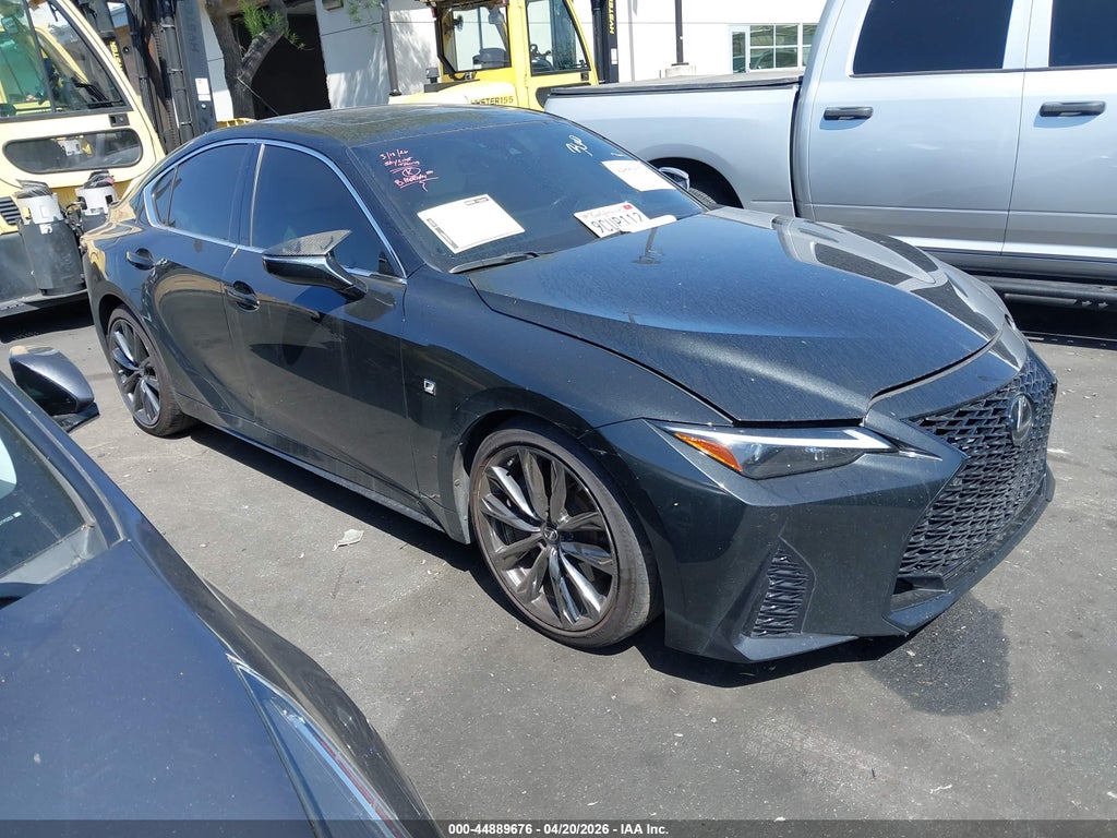 Lexus IS 2022