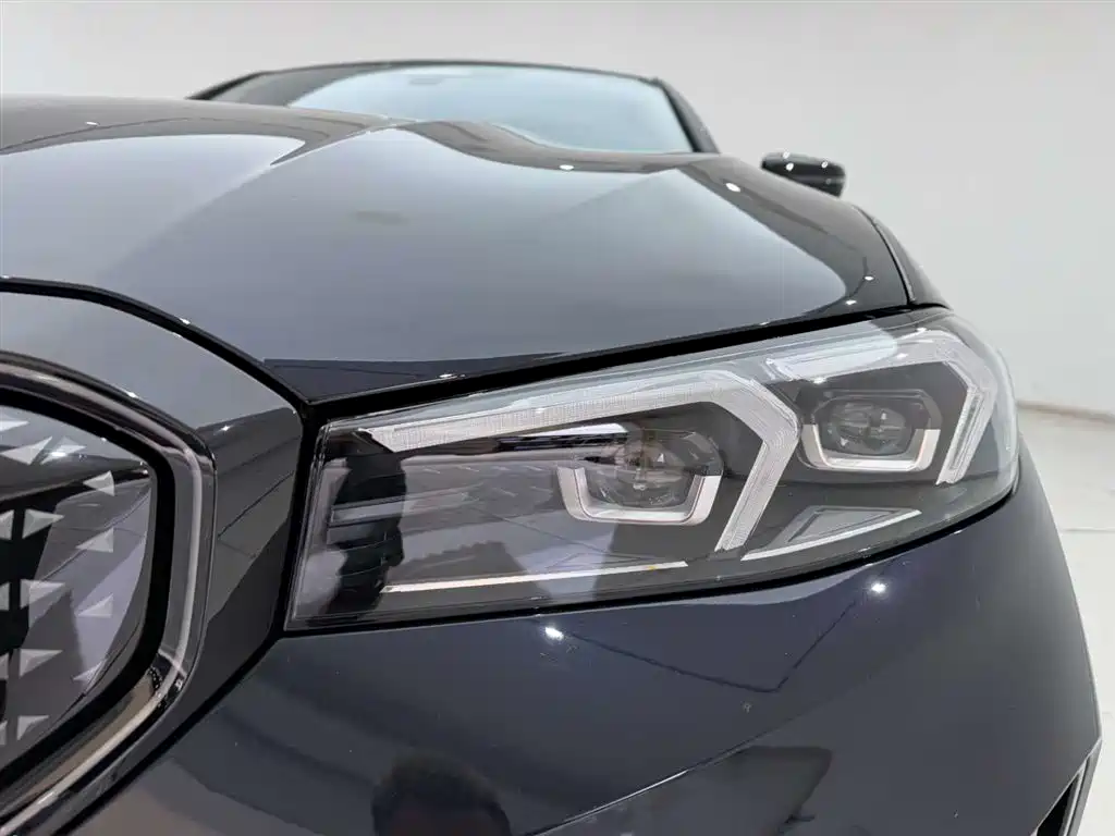 BMW i3 2025