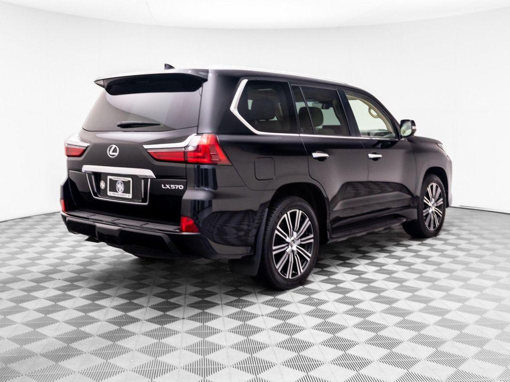 Lexus LX 2021