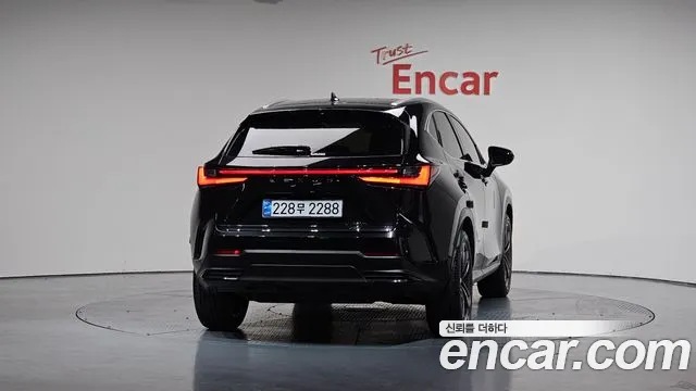 Lexus NX 2024