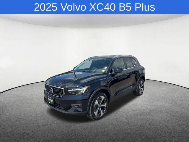 Volvo XC40 2025