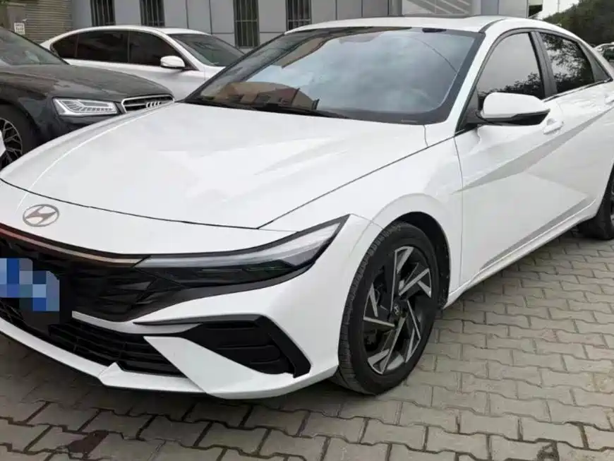 Hyundai Elantra 2023