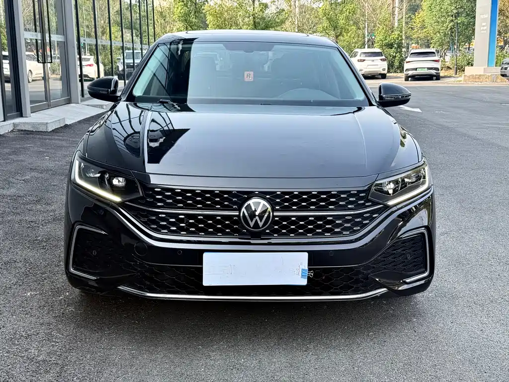 Volkswagen Passat 2024