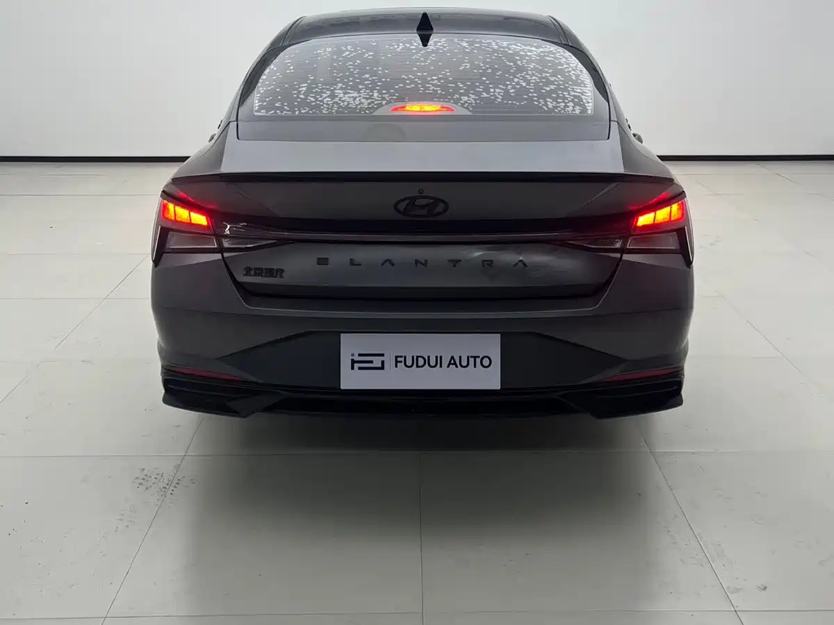 Hyundai Elantra 2023