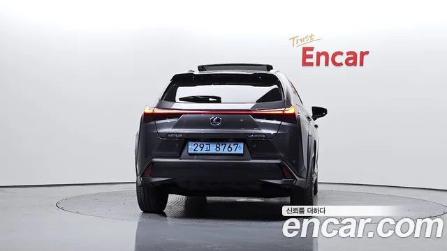 Lexus UX 2022
