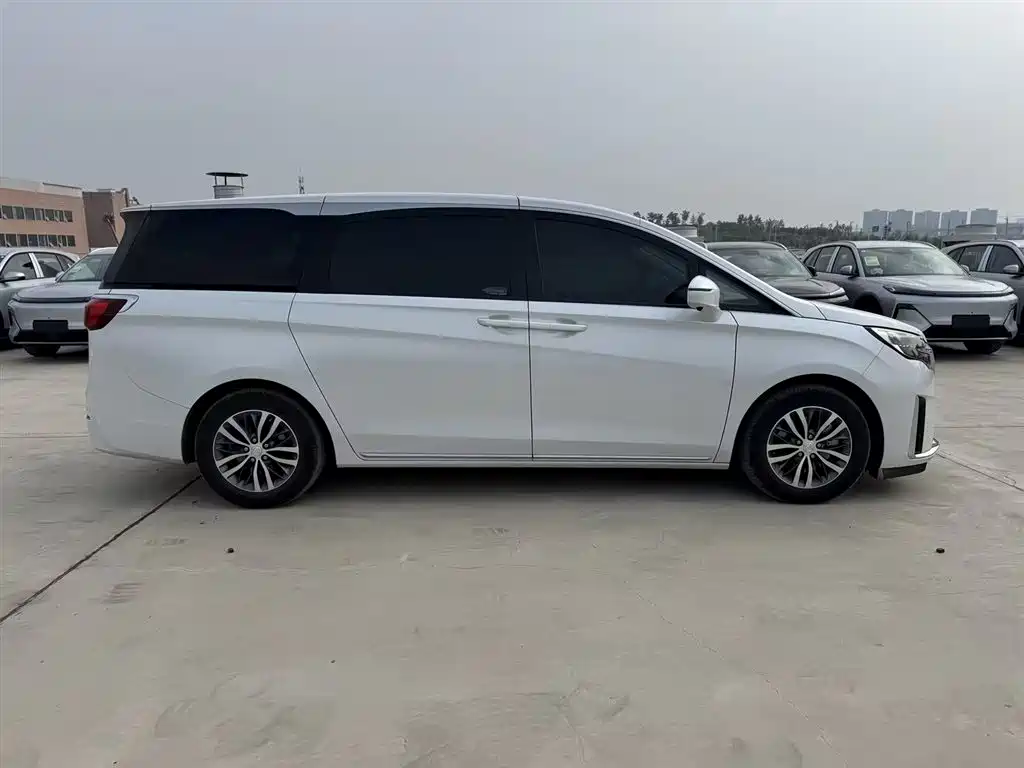 Buick GL8 2023