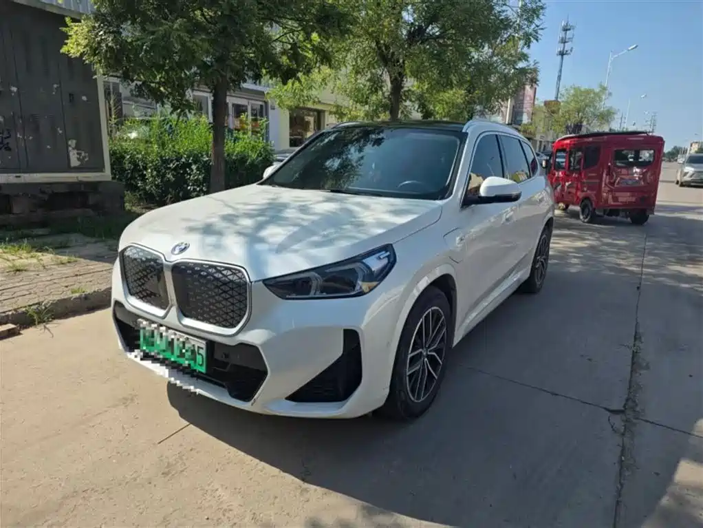 BMW iX1 2024