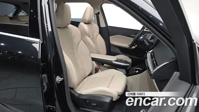 BMW iX1 2024