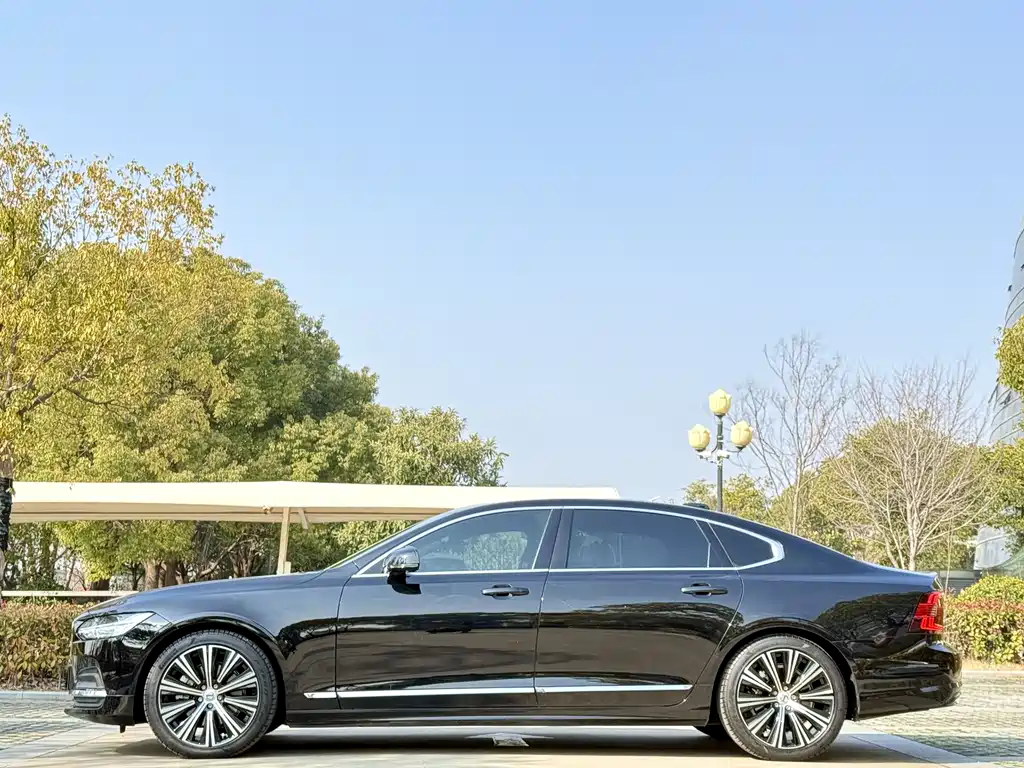 Volvo S90 2024