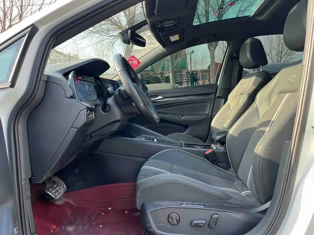 Volkswagen Golf 2023