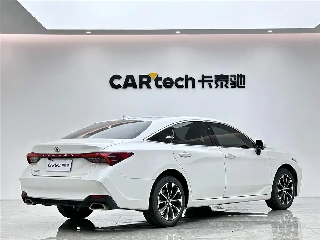 Toyota Avalon 2022
