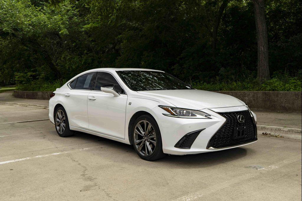 Lexus ES 2021