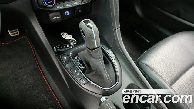 Hyundai Veloster 2022