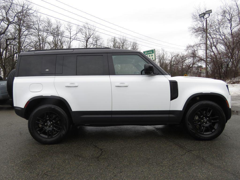 Land Rover Defender 2022