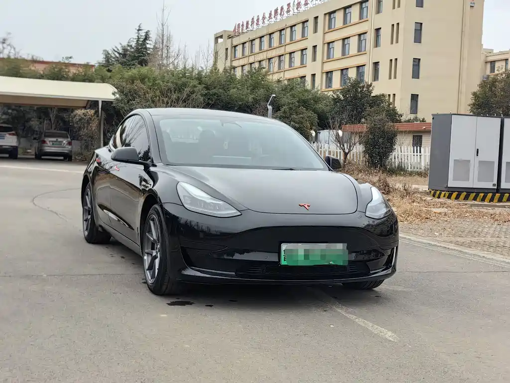 Tesla Model 3 2023