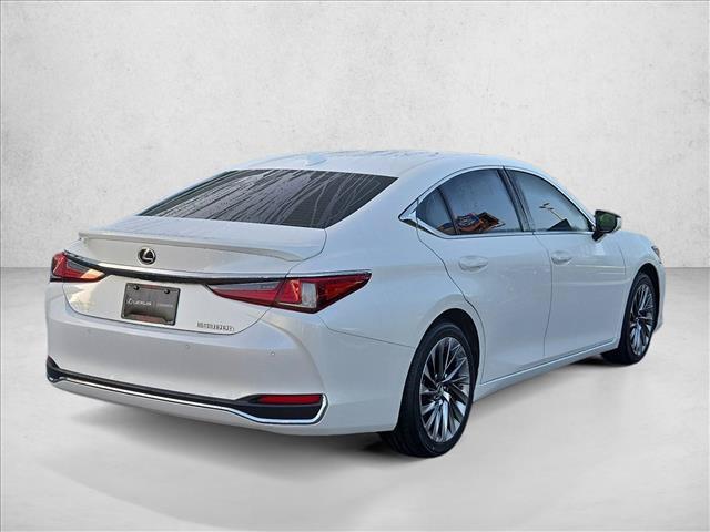 Lexus ES 2024