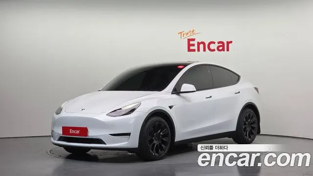 Tesla Model Y 2024