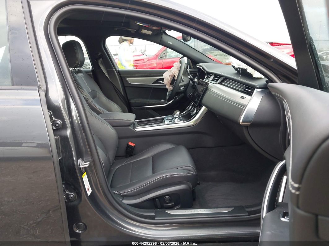 Jaguar XF 2024