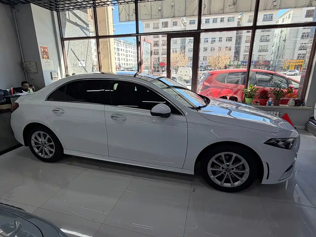 Mercedes-Benz A-Класс 2021