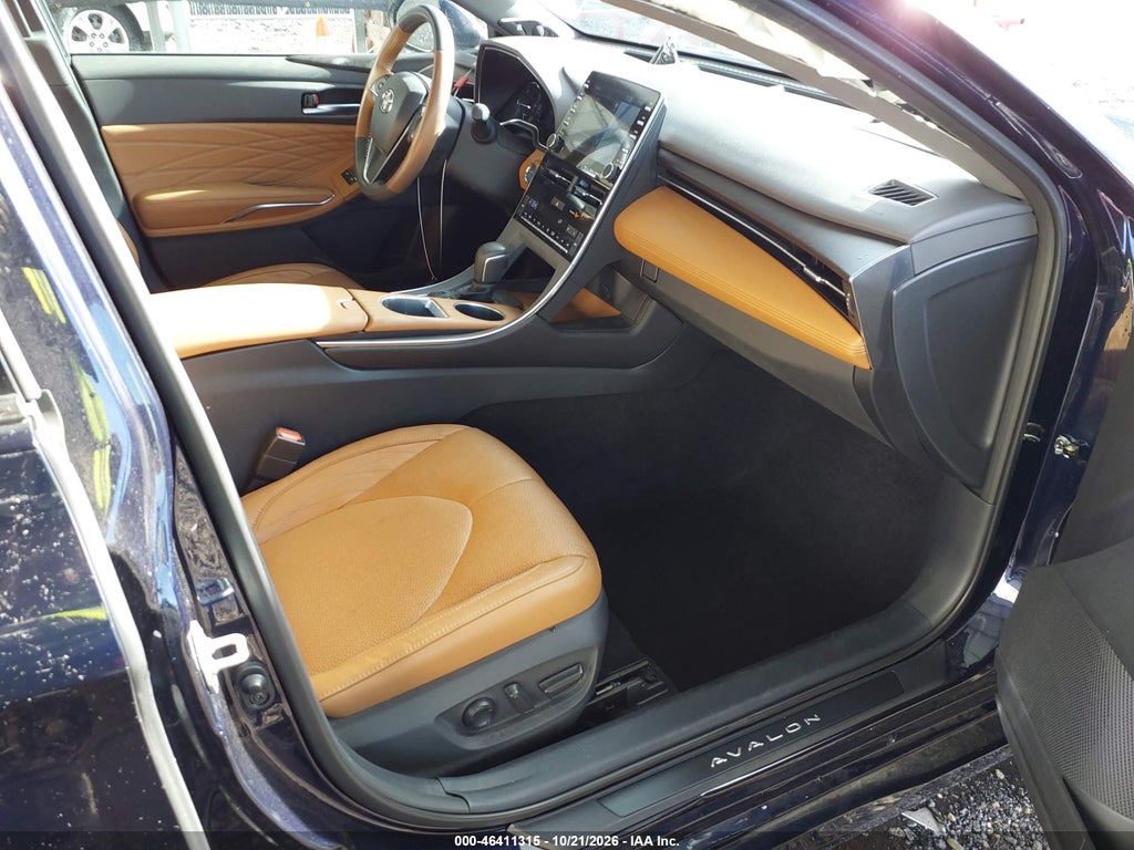 Toyota Avalon 2021