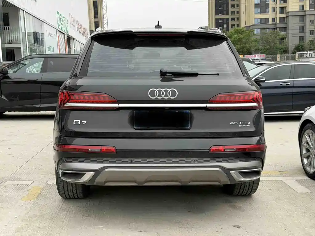 Audi Q7 2021