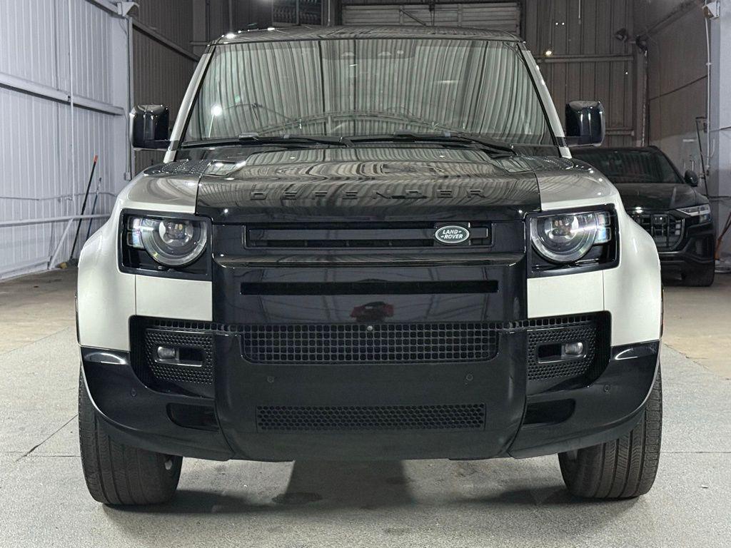 Land Rover Defender 2023