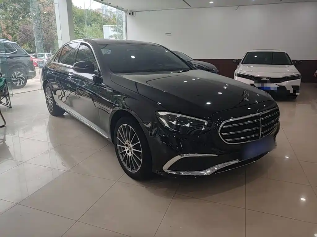 Mercedes-Benz E-Класс 2023