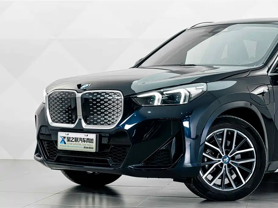 BMW iX1 2024