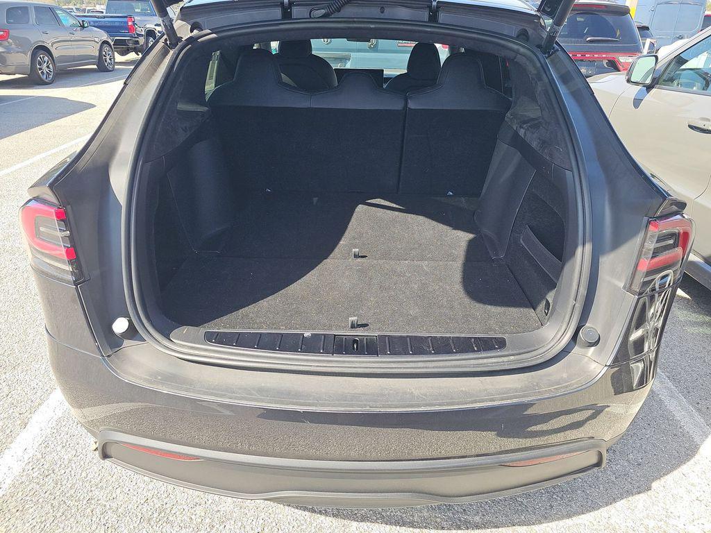 Tesla Model X 2024