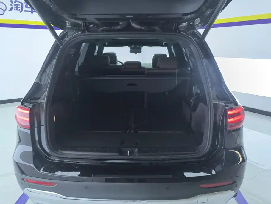 Mercedes-Benz GLB 2025