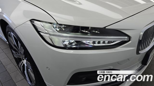 Volvo S90 2025