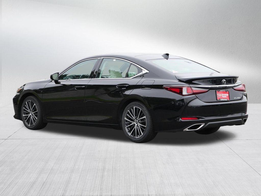 Lexus ES 2022
