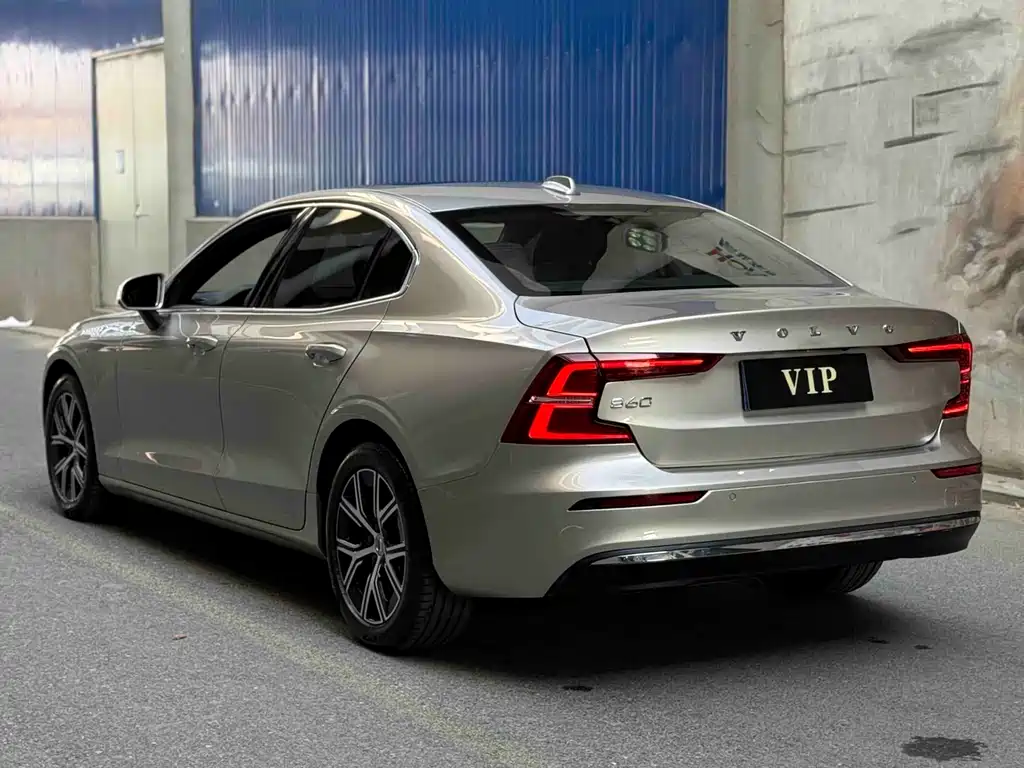 Volvo S60 2023