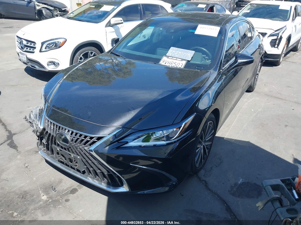 Lexus ES 2025