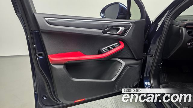 Porsche Macan 2021