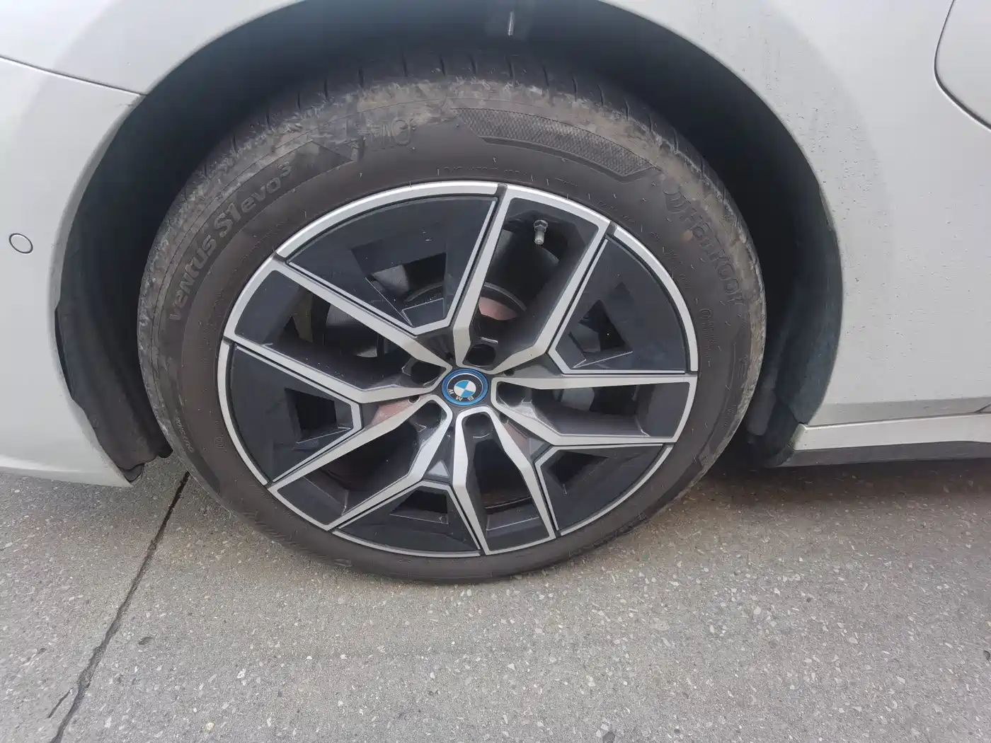 BMW i5 2025