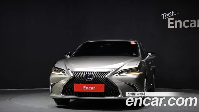 Lexus ES 2021