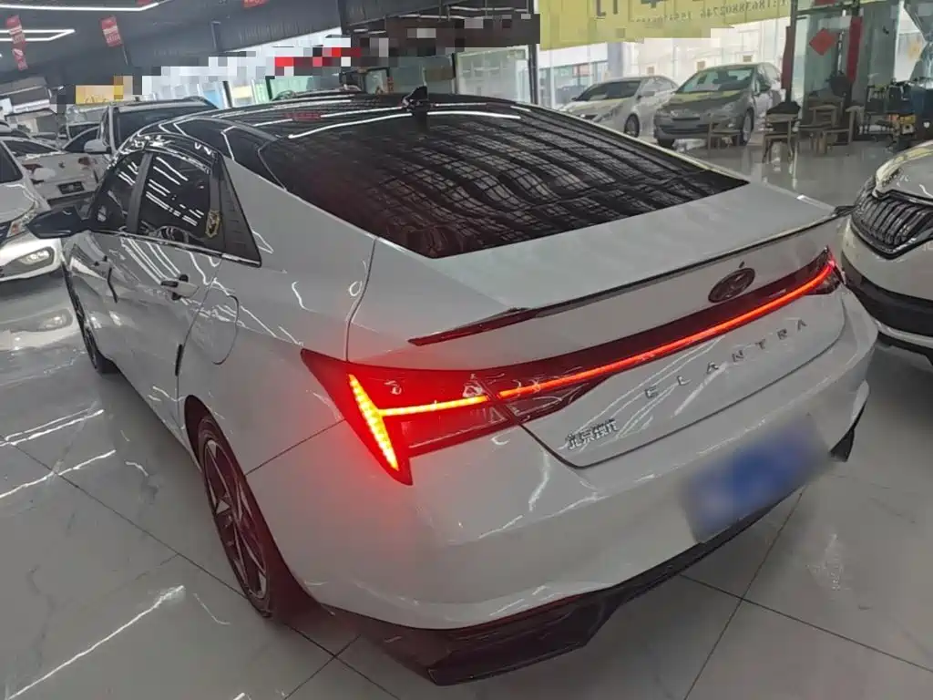 Hyundai Elantra 2021